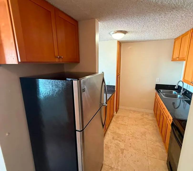 3050 Rue Dorleans #458