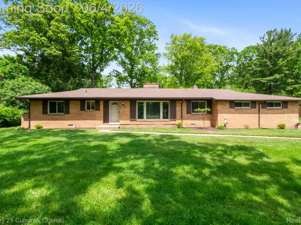 36634 W Lyman Rd, Farmington Hills, MI 48331