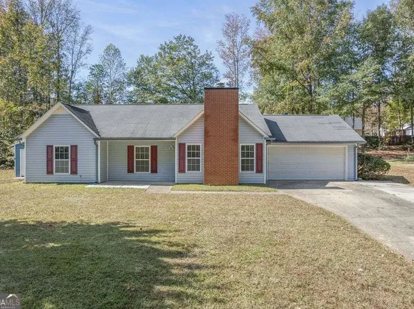 35 Pine Grove Cir, Newnan, GA 30263