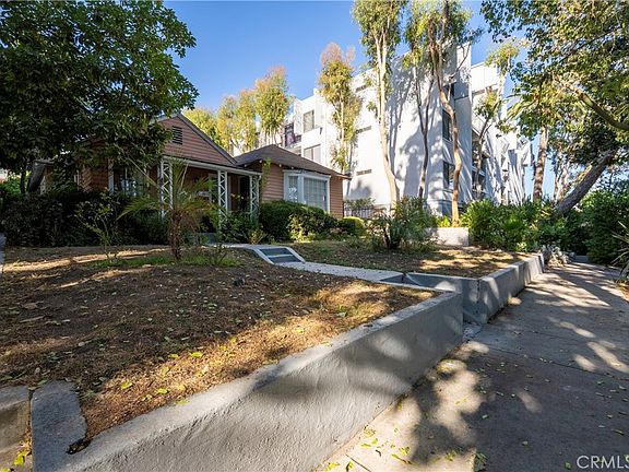 4th image of 7511 Hampton Ave