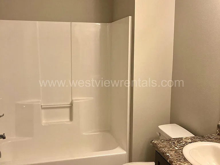 1010 Railroad Ave — Photo 123