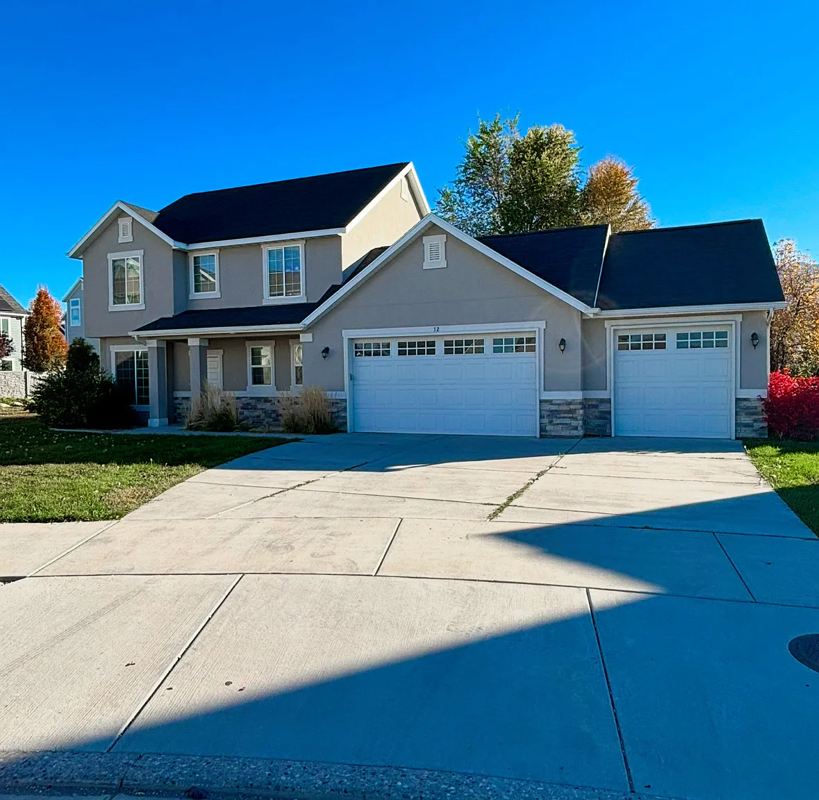 3 bed, 2.5 bath, 1802 sqft, $2,300 — Photo 1