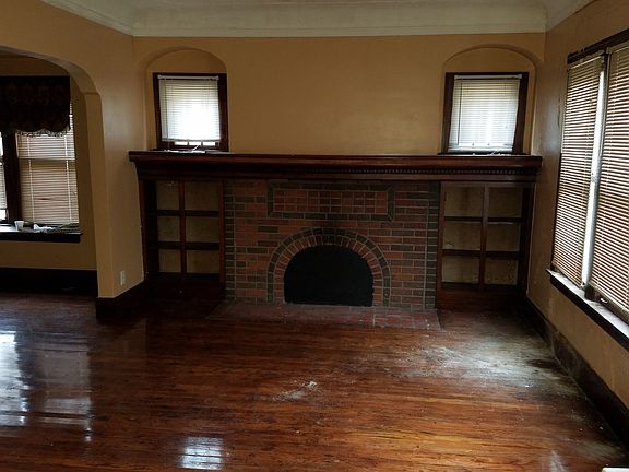 4th image of 14035 Grandmont Ave