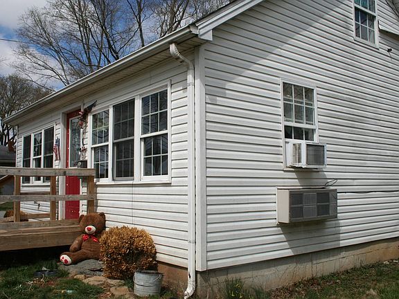 4th image of 708 Meader St