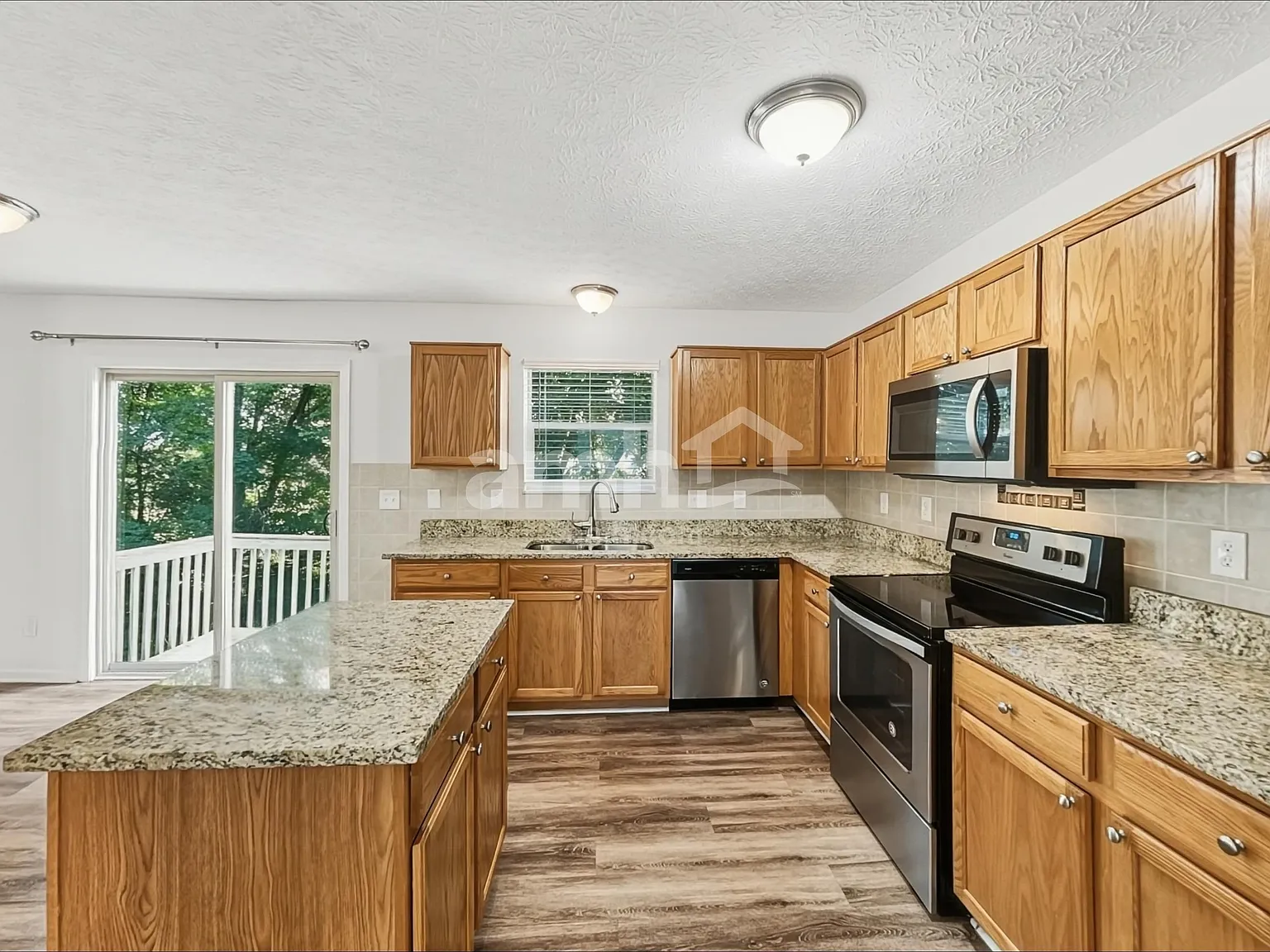 4 bed, 2.5 bath, 2187 sqft, $2,665 — Photo 3