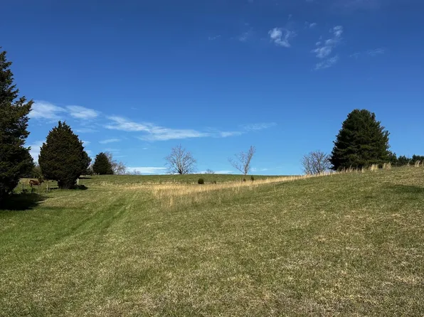 638 Dalewood Rd, Johnson City, TN 37601