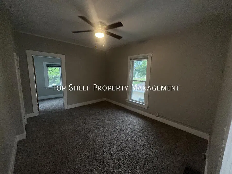3 bed, 1304 sqft, $1,095 — Photo 2