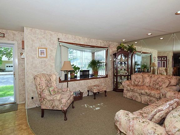 4th image of 120 Chapel Hill Dr