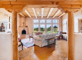 8 Hondo Trl, Santa Fe, NM 87508