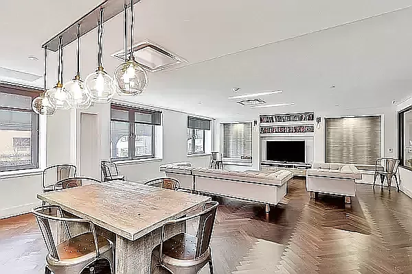 Rented by REAL New York | media 9