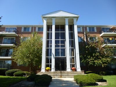 1060 N Farnsworth Ave APT 1306, Aurora, IL, 60505
