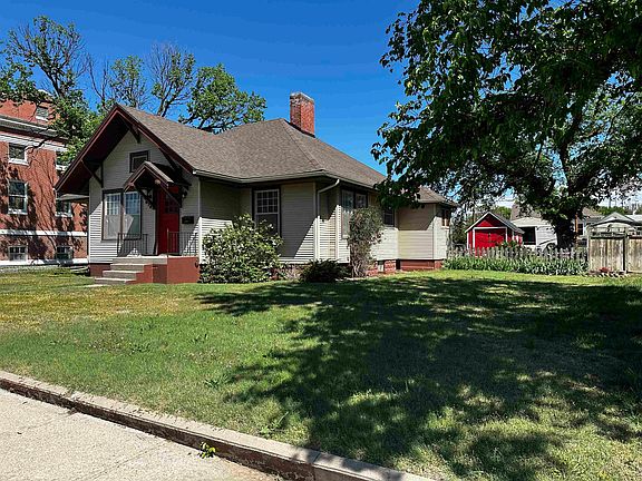 2nd image of 614 N 1st St