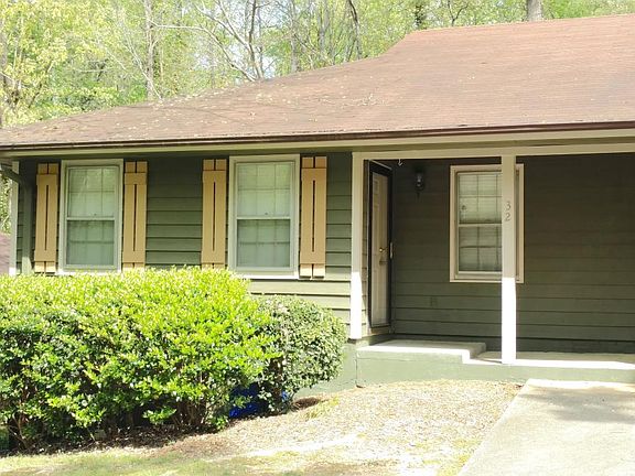 2nd image of 32 Oakwood Dr