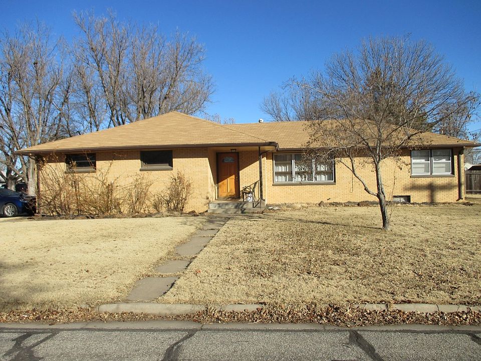 1st image of 902 E Kirwin Ave