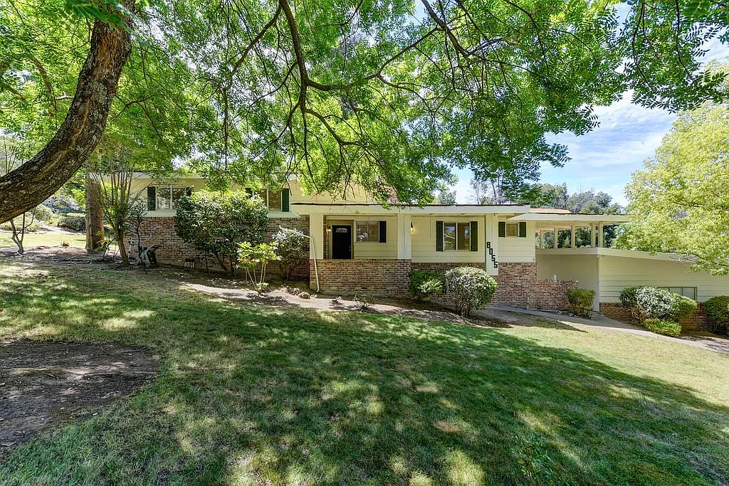8055 Granite Oaks Dr photo 1