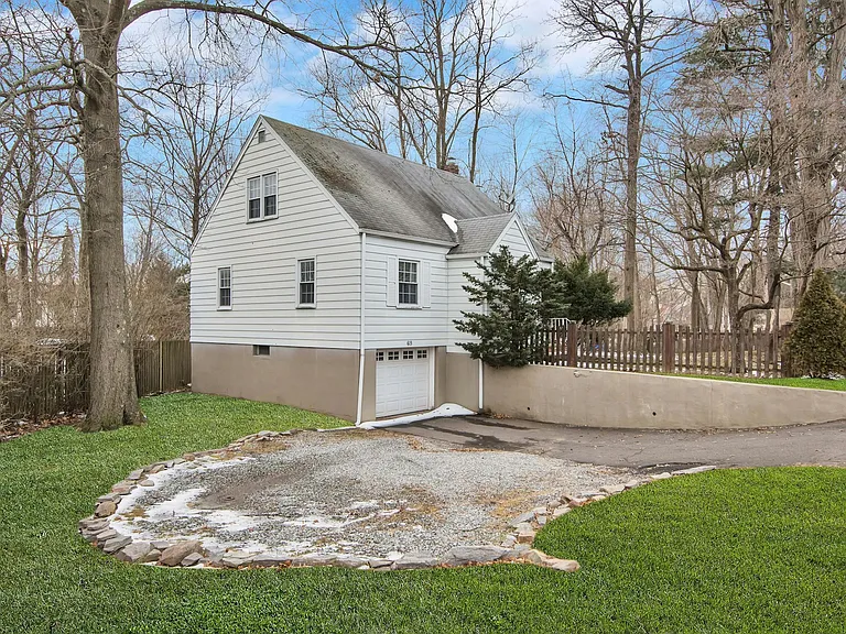69 County Rd — Photo 1