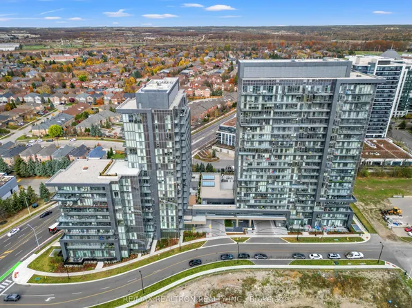 20 Gatineau Dr N #1301, Vaughan, ON L4J 0L3