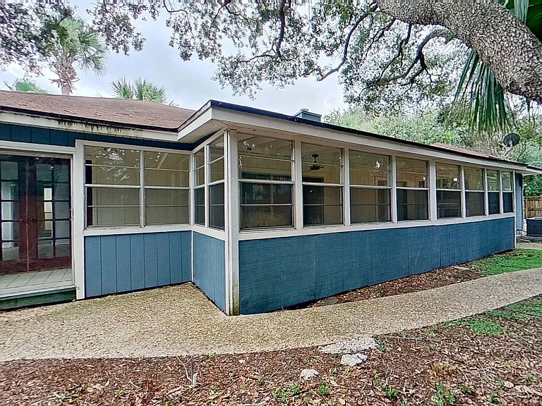 1615 Seminole Rd — Photo 22