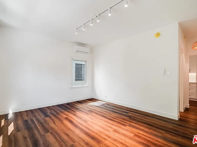 151 N Swall Dr #4 — Photo 13