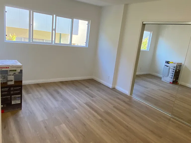 1534 S Shenandoah St #2 — Photo 8