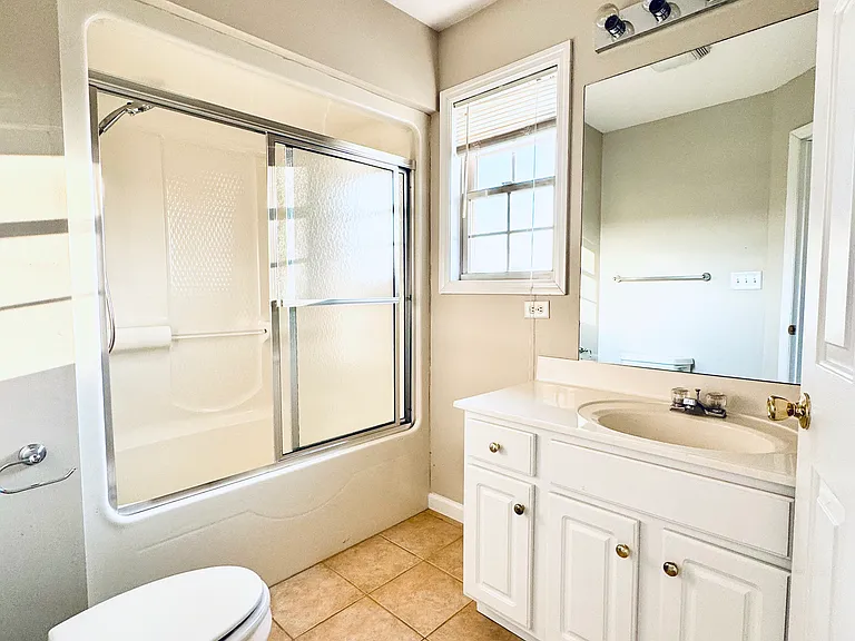 645 Hampton Way #1 — Photo 8