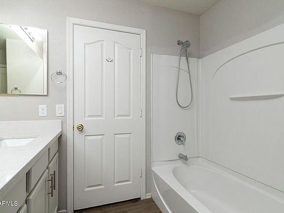 4th image of 414 W Brangus Way