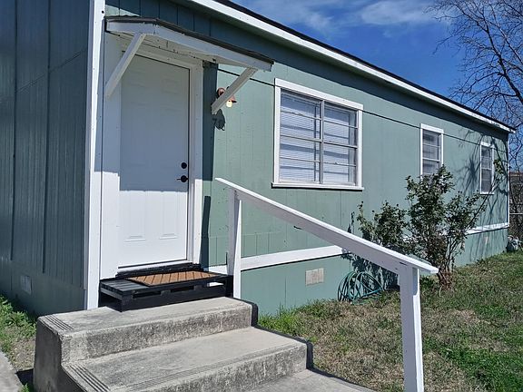 2nd image of 715 Rexford Dr