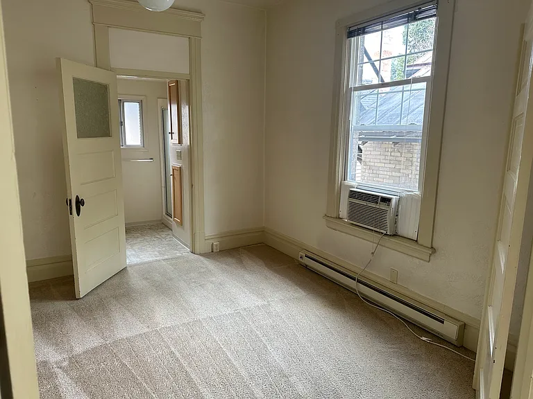 1303 W Hays St — Photo 14