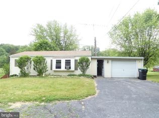 880 Huffs Church Rd, Alburtis, PA 18011