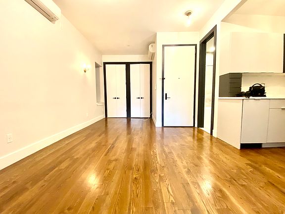 2nd image of 1148 Pacific St APT 2R