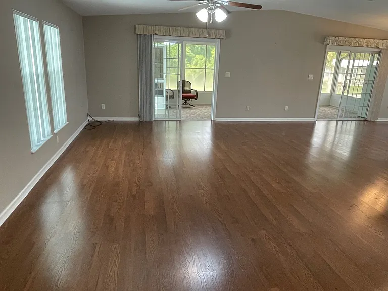 5453 Williamsburg Ln — Photo 13