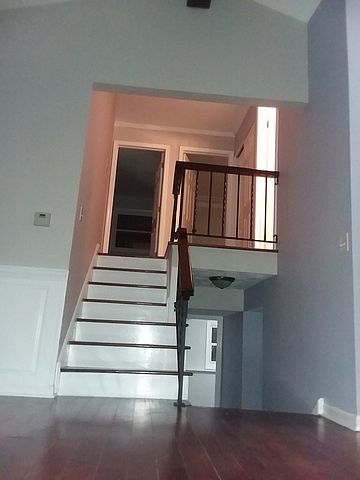2nd image of 1402 N Oak Ave