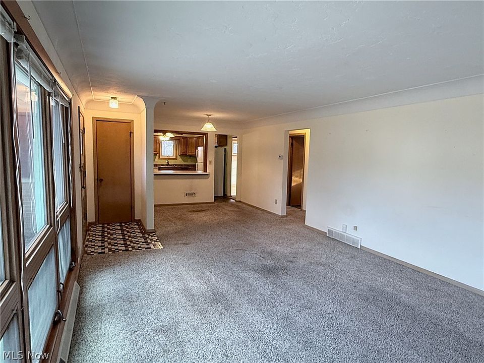 5817 Queens Hwy, Parma Heights, OH 44130 | Zillow