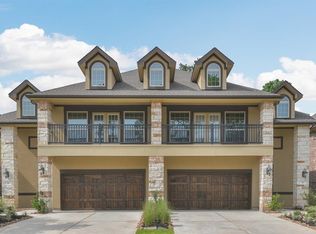 27 Forest Ravine Dr, The Woodlands, TX 77375