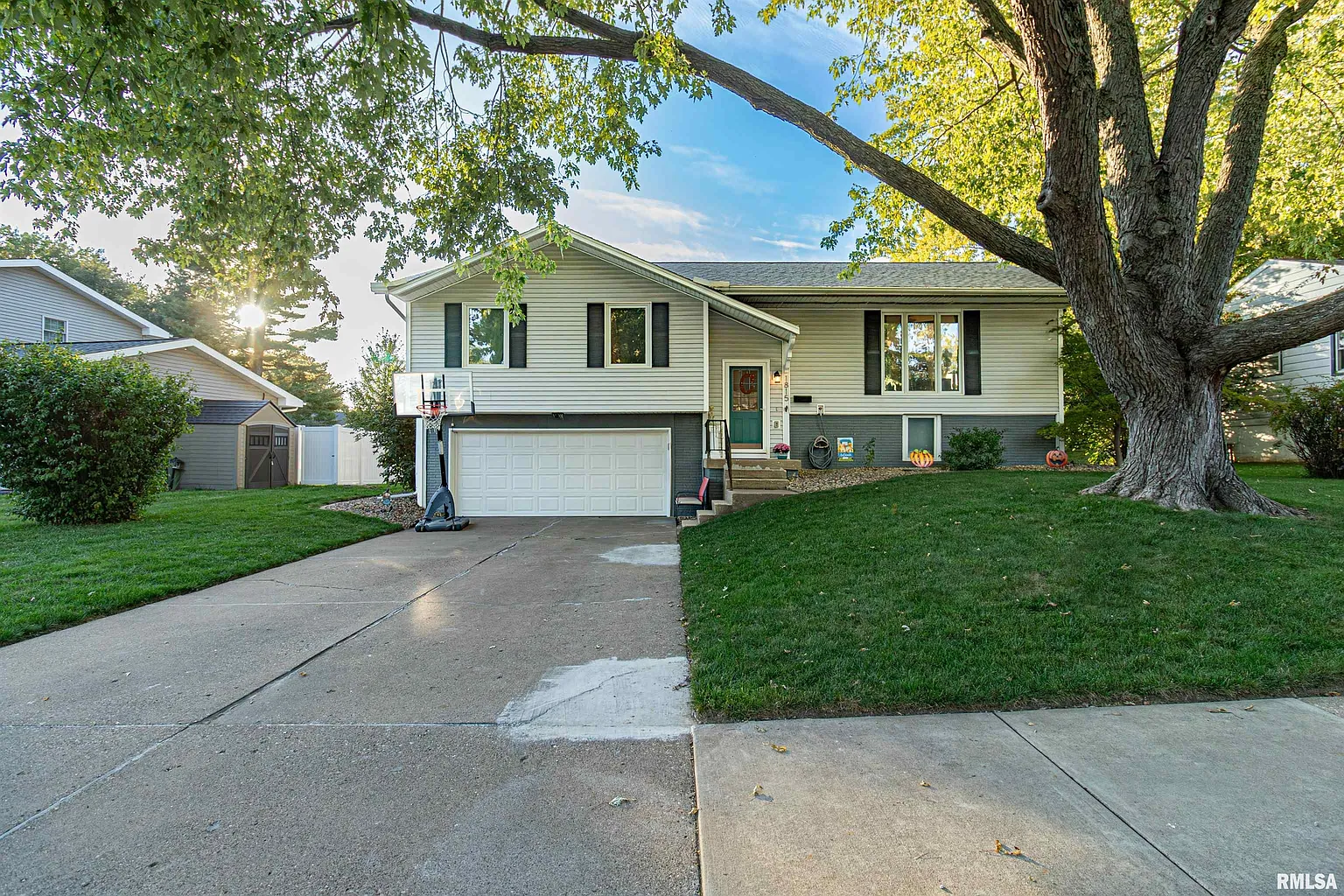 1815 Valencia Pl photo 1