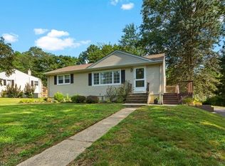 3 Cedar Ter, Randolph, NJ 07869
