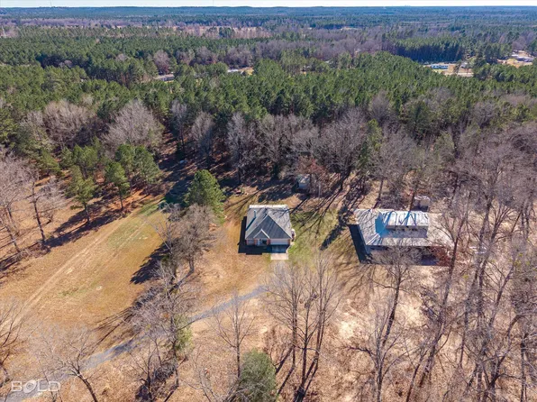 136 Scarborough Rd, Benton, LA 71006