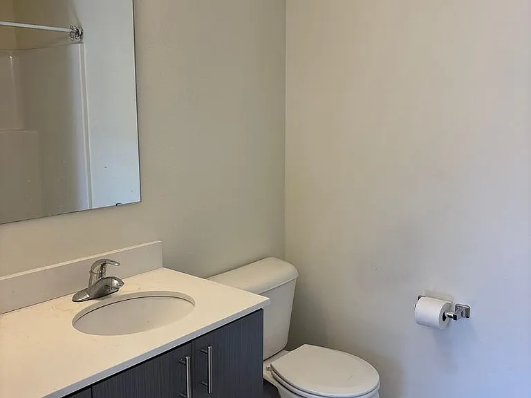 4801 Fauntleroy Apartments — Photo 31