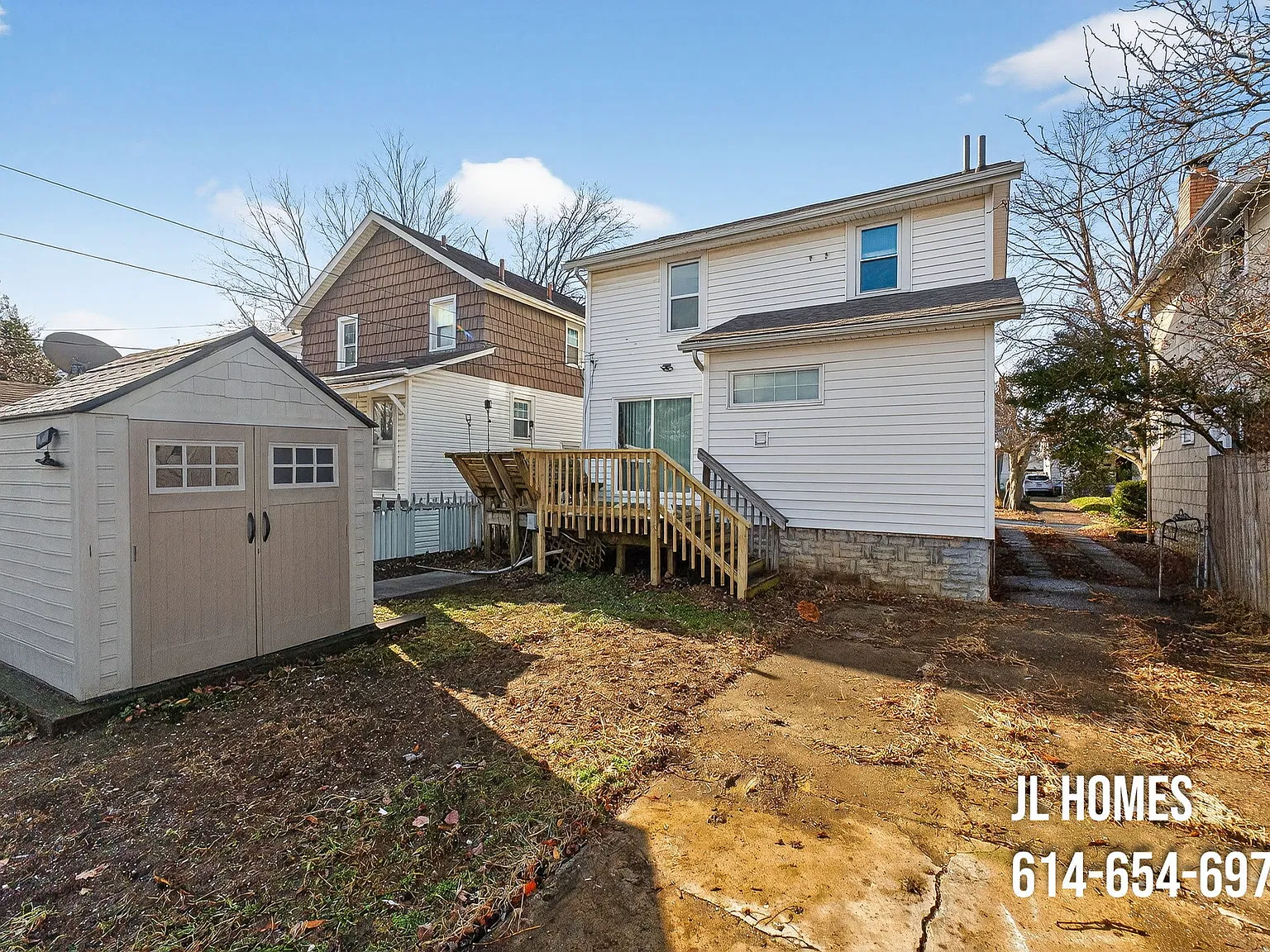 512 Larcomb Avenue - 1 — Photo 2