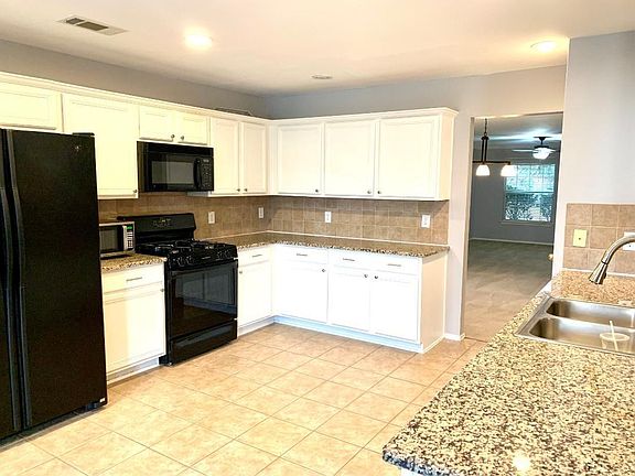 5th image of 3927 Flatwood Dr