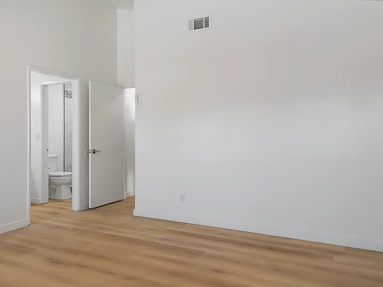 458 River St — Photo 15