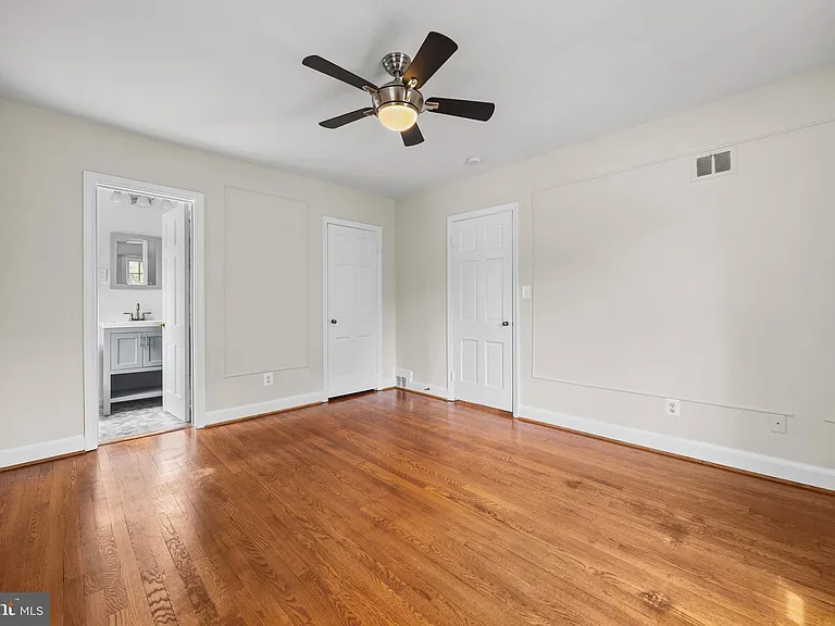 827 S Royal St — Photo 16