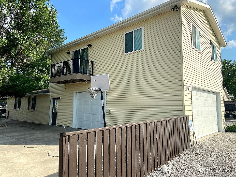 1st image of 2407 W Shore Dr