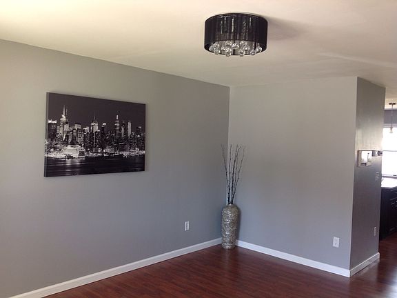 4th image of 2417 Elmwood Street