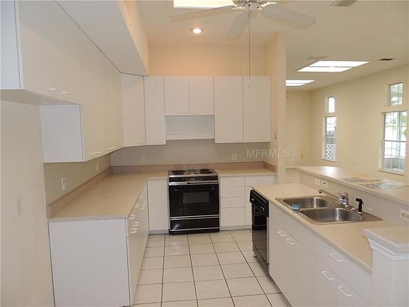 5th image of 876 W Charing Cross Cir