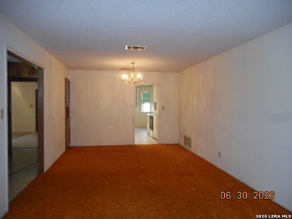 5th image of 412 Chaparral Dr.
