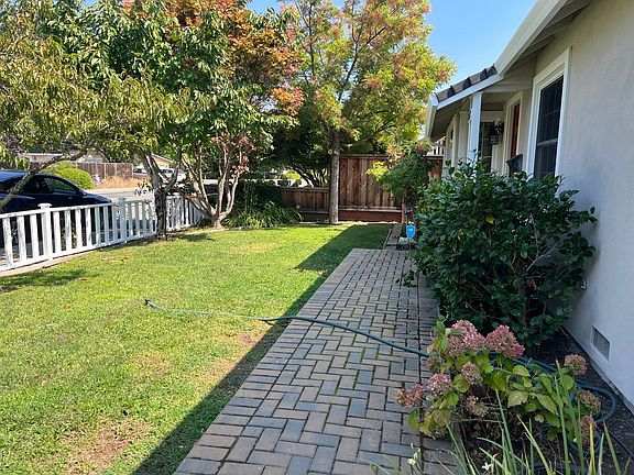 2nd image of 1367 Ernestine Ln