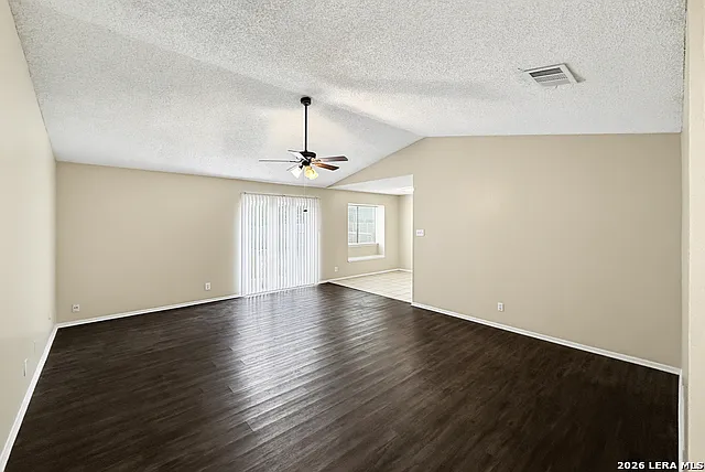 3 bed, 2.0 bath, 1288 sqft, $1,500 — Photo 2