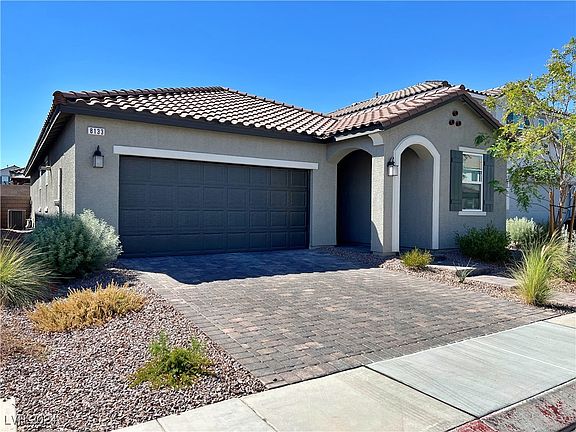 2nd image of 8133 Minavalle Ave