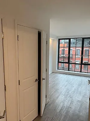 Rented by Avenues Real Estate | media 7